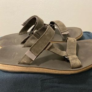 Teva Universal Leather Sandals - Gray